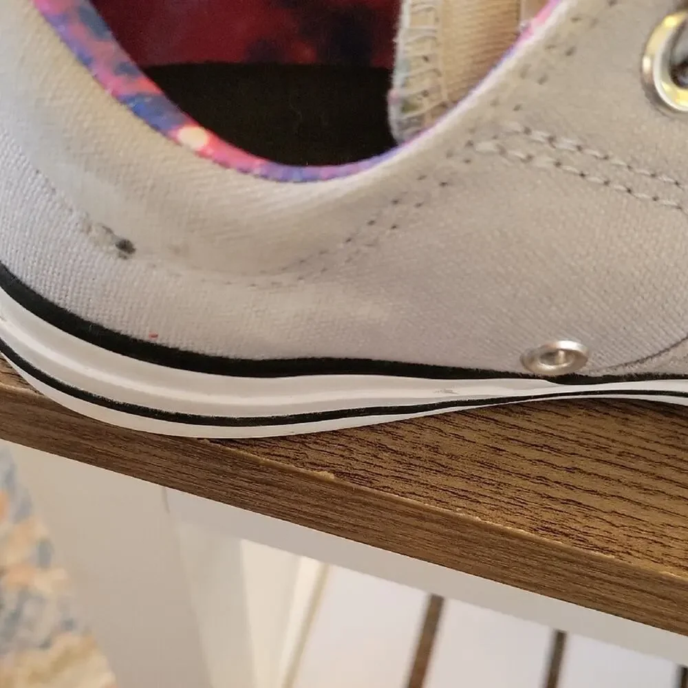 Converse Low Top Gray Sneakers Womens 7,  Pink, Purple Lining, Streetwear
